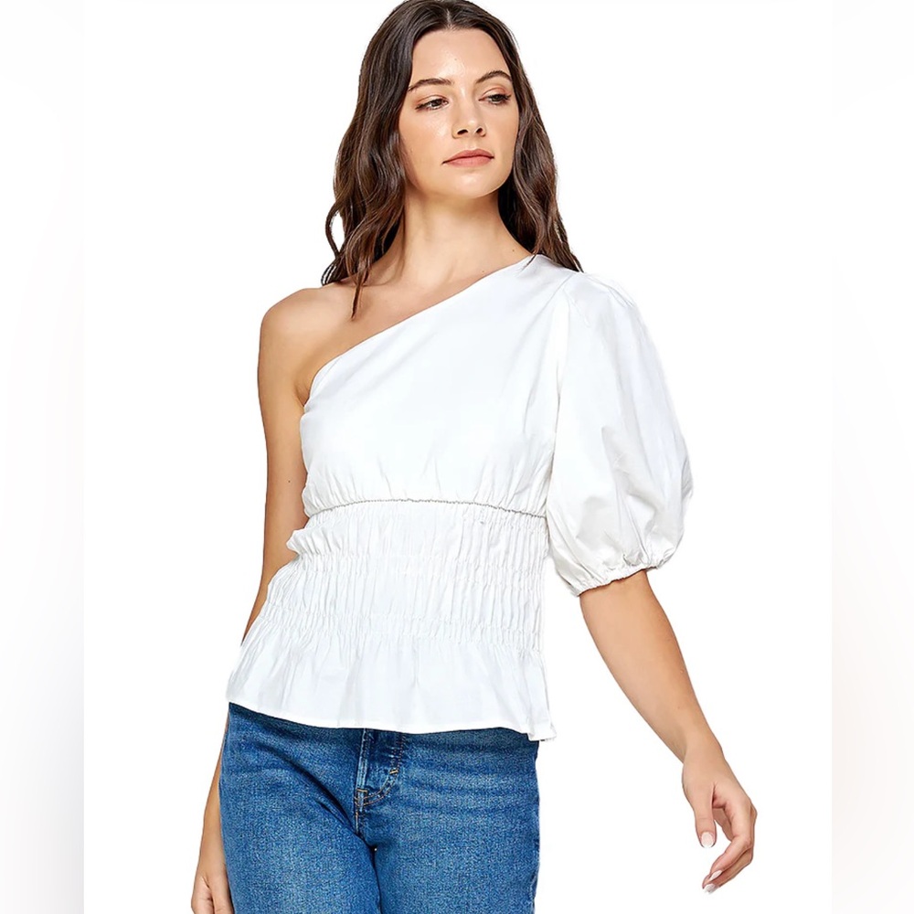 One shoulder balloon sleeve linen top.